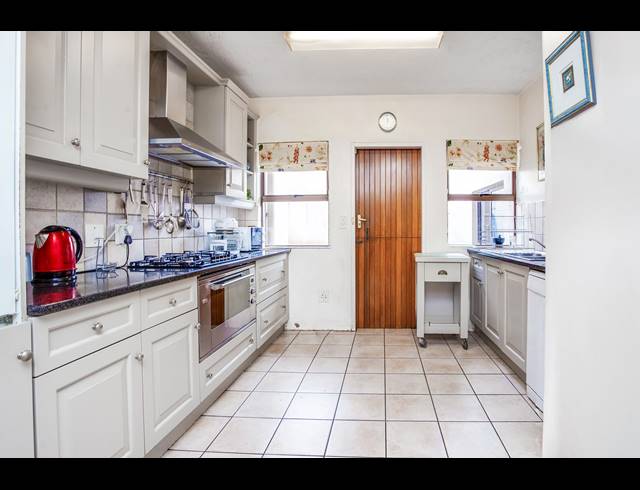 4 BEDROOM HOUSE FOR SALE IN BRYANSTON